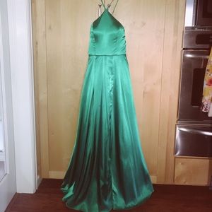PROM/HOCO DRESS emerald green